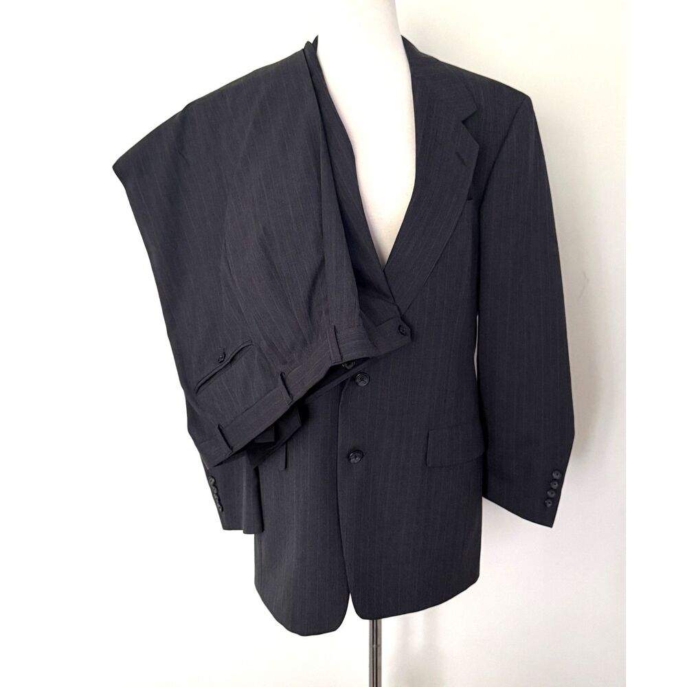 Hart Schaffner & Marx Union Made Dark Gray Pinstripe Pure Virgin Wool Suit 39L